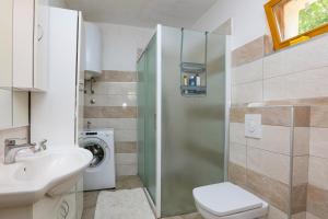 Apartments with parking space Konjevrate, Krka - 24487