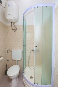 Apartments with parking space Rogoznica - 24468