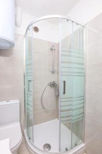 Apartments with parking space Rogoznica - 24468