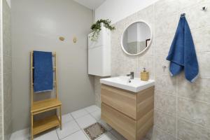 Apartments with parking space Zagreb - 24661