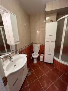 Apartments with WiFi Makarska - 24779