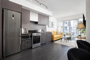 2br Luxury & Modern Suite 5 Minutes from Eaton Center