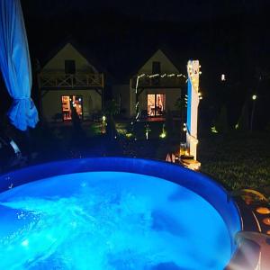 Domki pod lasem Gorce z kominkiem i jacuzzi