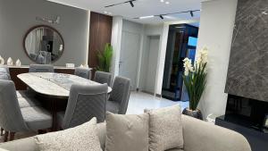 Luxury 1BR Apartment with Stunning View