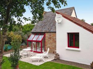 Maisons de vacances Holiday Home Perros-Guirec Pink Granite Coast, cleaning included : photos des chambres