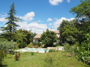 Maisons de vacances Holiday Home in Villes-sur-Auzon with Pool, cleaning included : photos des chambres
