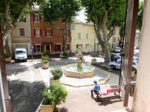 Maisons de vacances Holiday Home in Villes-sur-Auzon with Pool, cleaning included : photos des chambres