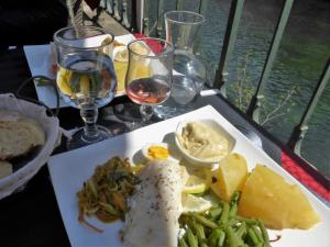 Maisons de vacances Holiday Home in Villes-sur-Auzon with Pool, cleaning included : photos des chambres