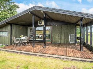 6 person holiday home in Juelsminde