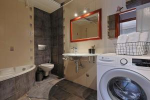 Johns Luxury Apartment