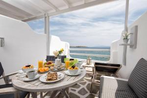 Blue Waves Suites & Apartments - To Kyma Paros Greece