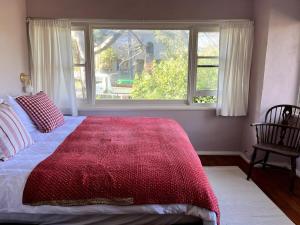 Spacious Beachside Apartment