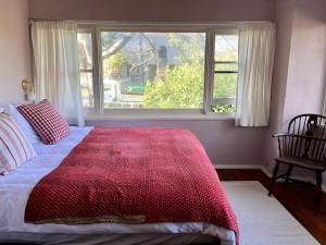 Spacious Beachside Apartment