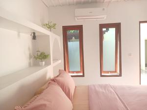 Tiky Nemberala Apartments and Villa