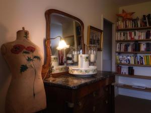Maisons de vacances Gite de charme avec salle de jeux et home-cinema pres des etangs de Troncais - FR-1-489-499 : photos des chambres