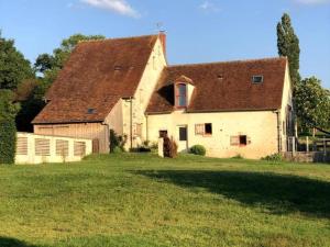 Maisons de vacances Gite de charme avec salle de jeux et home-cinema pres des etangs de Troncais - FR-1-489-499 : photos des chambres