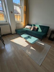 Cosy room in shared apartment with balcony