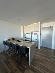 Eastern Suburbs APT near Beach and Shopping mall