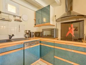 Duplex avec piscine commune, jardin privé et WiFi - FR-1-841-32