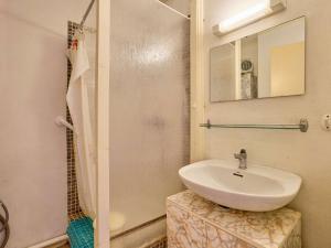 Appartements Studio lumineux avec balcon, animaux acceptes, Wifi gratuit - FR-1-841-77 : photos des chambres