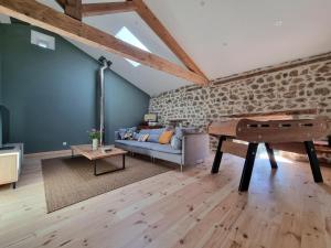 Gîte de charme à Usson-en-Forez avec bain nordique et confort haut de gamme - FR-1-496-359