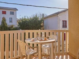 Appartements Studio lumineux 23 m² proche des thermes, animaux admis, wifi gratuit - FR-1-841-53 : photos des chambres