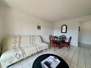 Appartement 4 Pers. Centre Cavalaire avec Terrasse et Parking - FR-1-226B-241