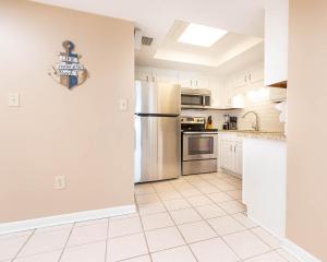 Phoenix I 1037 condo