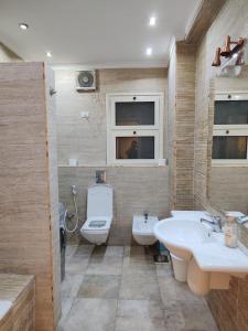 شقة الفور سيزون الفندقية