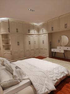 شقة الفور سيزون الفندقية