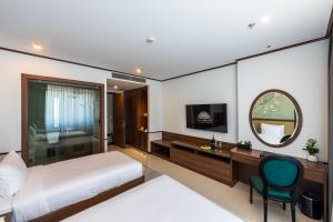 Grand Luxury Hotel - 24 Hours stay