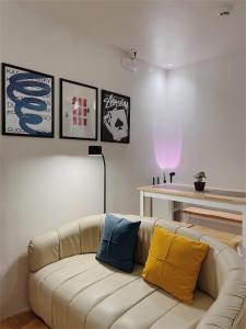 Cozy 2BR Condo Near Davao Airport with Samal View