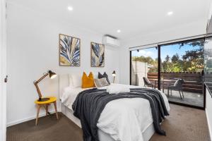 Family & Friends A Sepal Stay