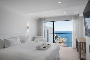 Stunning 4BR Waterfront House with pool in Sth Coogee