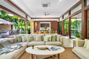 Belle Escapes Pura Palm Cove - Two luxury Balinese villas