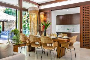 Belle Escapes Pura Palm Cove - Two luxury Balinese villas