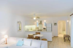 Luxury Villa Skiathos Two-Bedroom Suite Dyo Vromolimnos