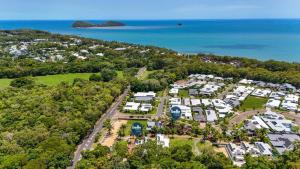 Belle Escapes Pura Palm Cove - Two luxury Balinese villas - 4hvězdičkové hotely ve městě Palm Cove