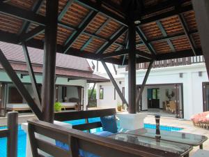 CM8 Beds & Private Pool