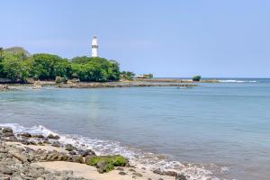 RedDoorz at Banana Boat Santolo Garut