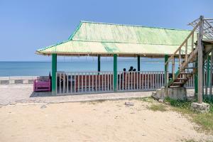 RedDoorz at Banana Boat Santolo Garut