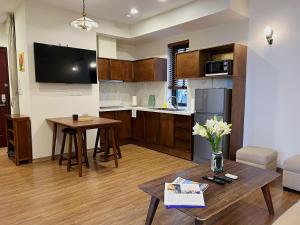 wecozy Tu Hoa - Modern 1BR Apartment, West Lake View