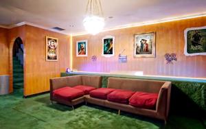 BIGG BOSS house near Walking St