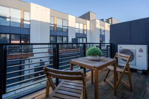 Modern 3-level Townhouse FreeParking