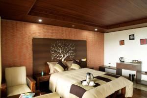 Ibex Resorts, Valparai Tale Rock