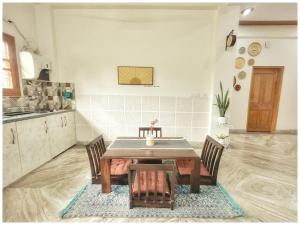 3 BR Luxe Penthouse nearby Harkipauri by Manstays