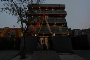 Super Townhouse Crystal Leaf