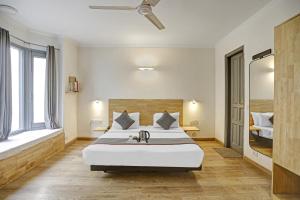 Super Townhouse Crystal Leaf