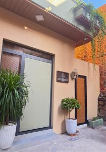 LYLAC Home Saigon TDX - City Center Cosy 4BR Townhouse with Garden in D1