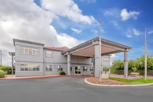 Quality Inn & Suites I-10 near Fiesta Texas